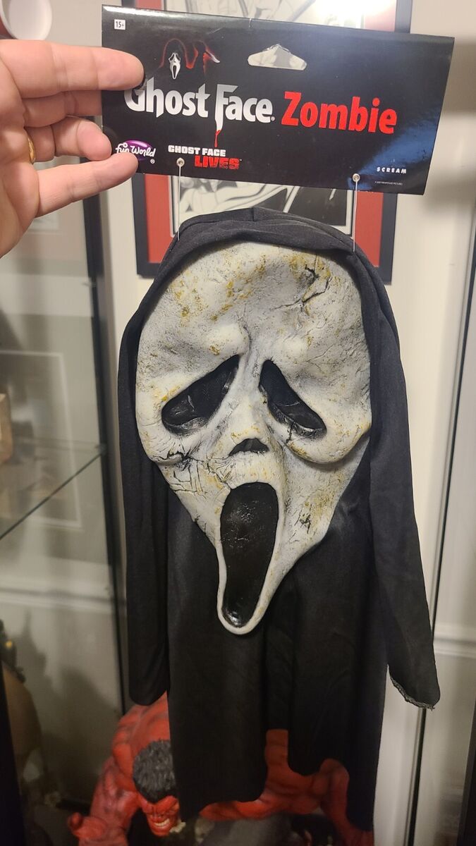 See new Ghostface mask in Scream 6 photo