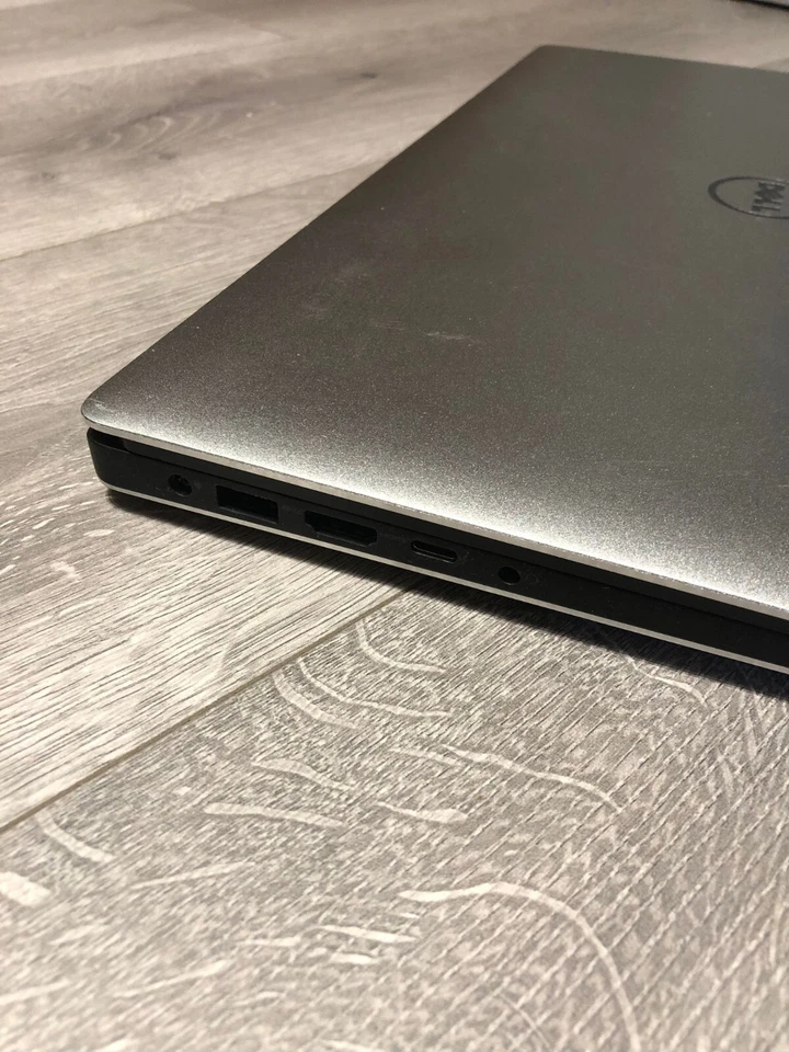 Dell Precision 5520 15.6'' laptop 32GB/512GB/Intel Xeon 2.8GHz/Touchscreen  - Image 2 of 4