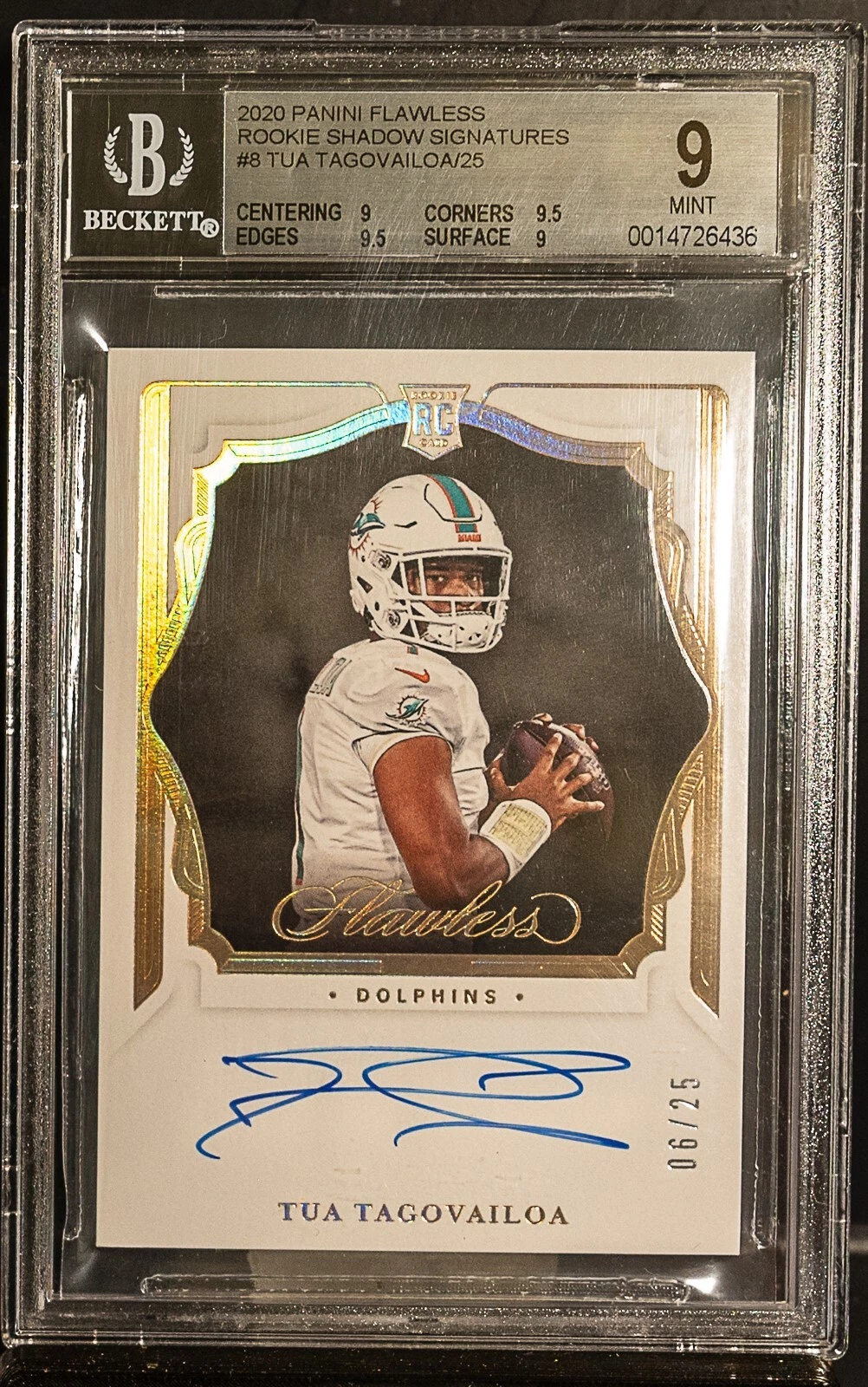 Tua Tagovailoa Panini Flawless Rookie Shadow Signatures #RSSTTA Base