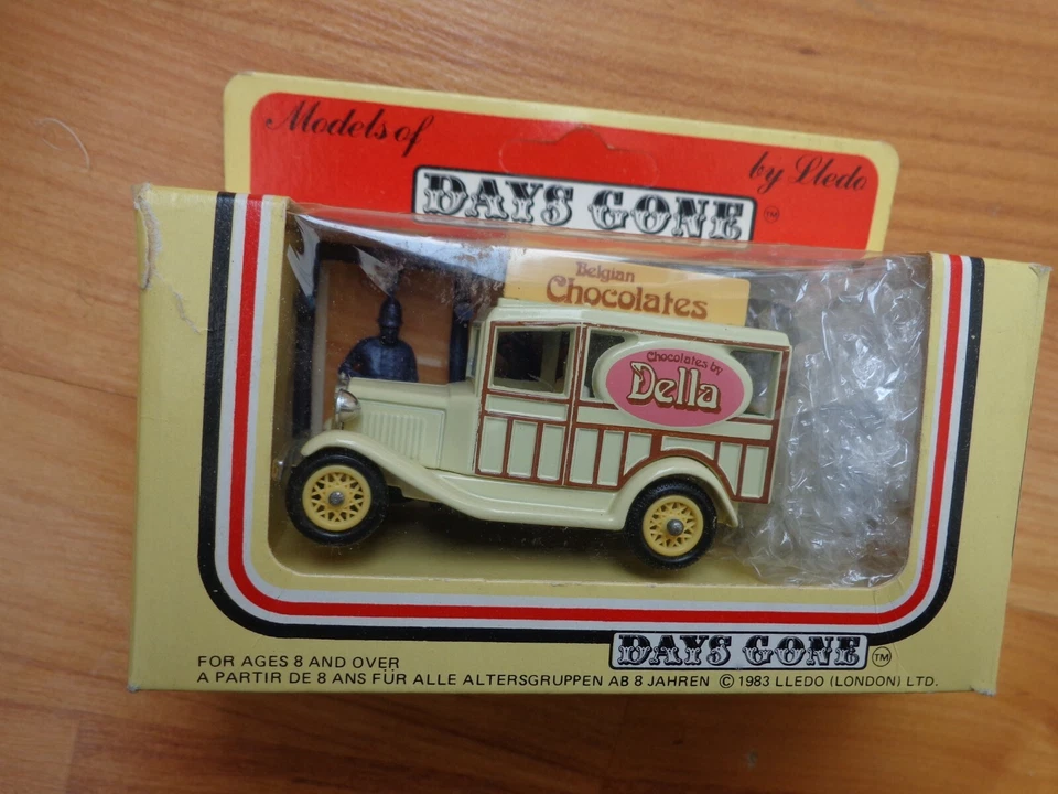 Lledo Days Gone Classic 1934 Ford Woody Wagon "DELLA" - Bild 1 von 1