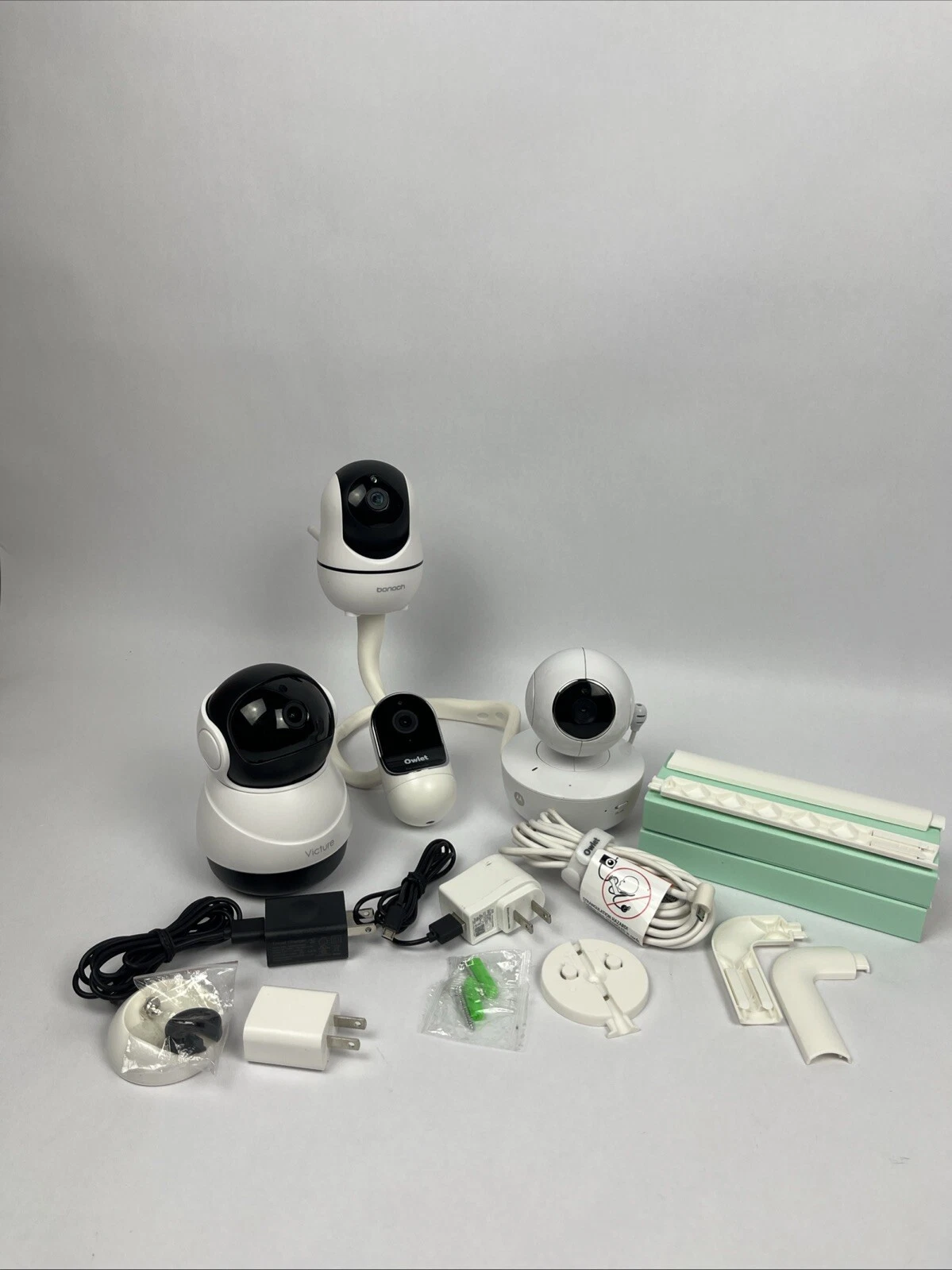 4 Baby Monitors W Accessories Wi-Fi Cameras : Owlet, Motorola, Bonoch, Victure
Opens in a new window