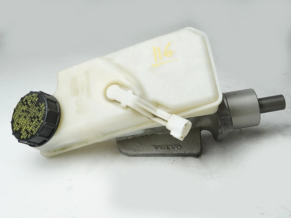 Volvo C70 2006-2013 convertible cilindro de freno eléctrico maestro con depósito OEM Foto 4 de 4