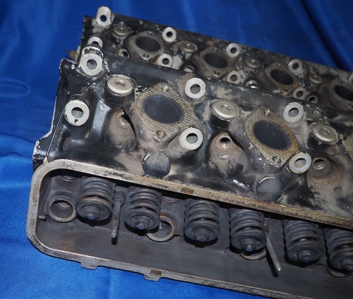 1965-1969 Rolls Royce Silver Shadow Bentley T1 6.2L V8 Engine Cylinder Head Pair - Picture 2 of 16