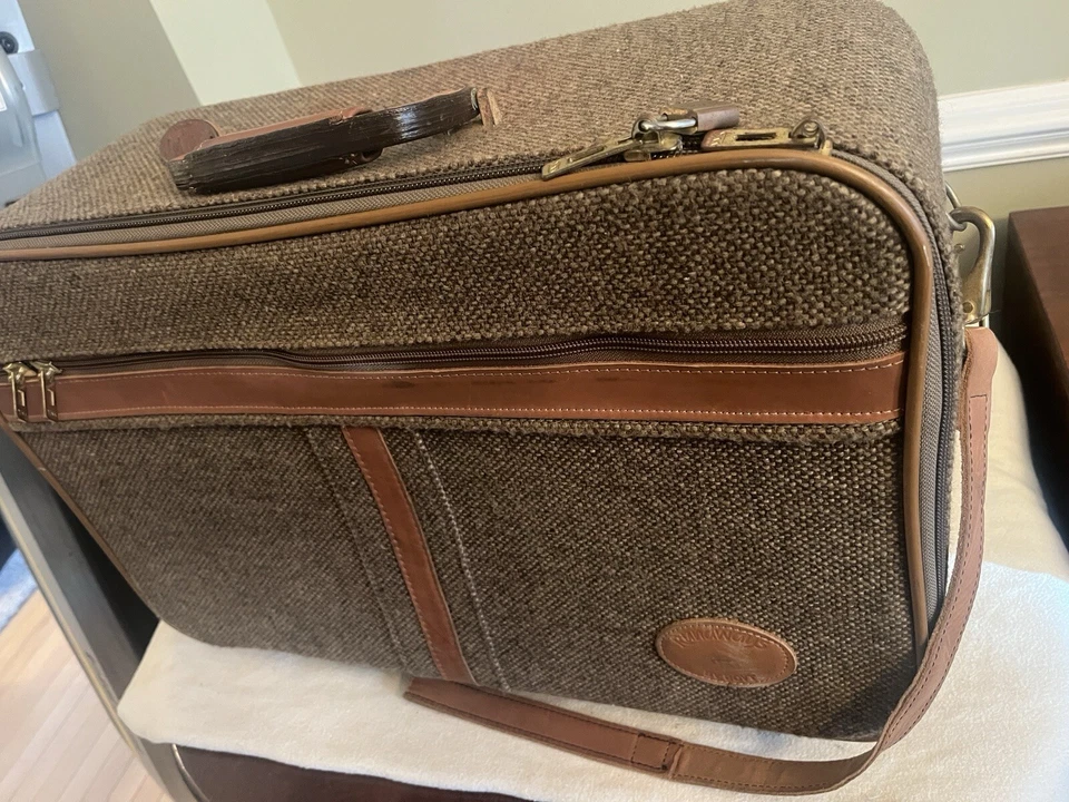 Maleta de mano de equipaje de viaje vintage Boyt Tweed Runaway 4 ruedas 22" Foto 3 de 4