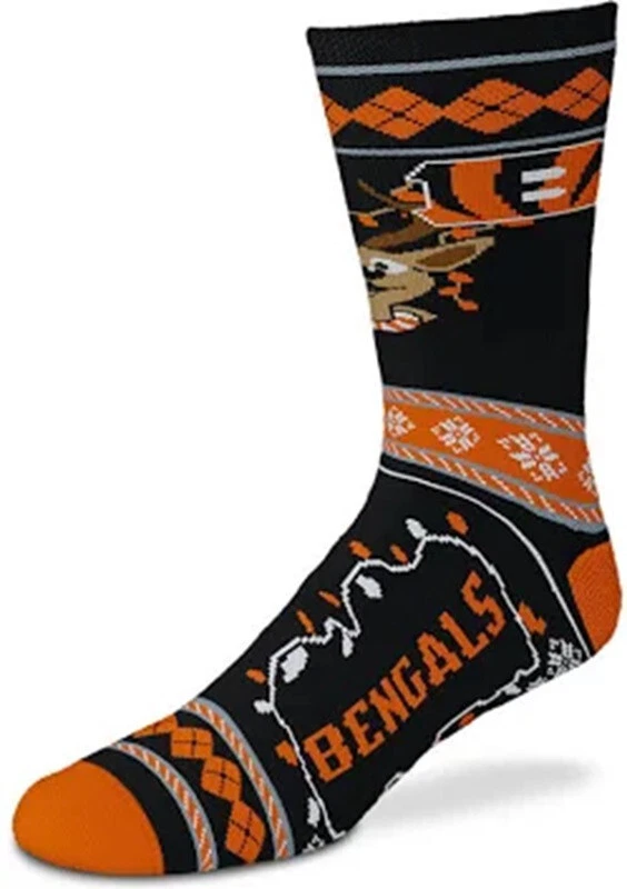 FOR BARE FEET Cincinnati Bengals Sweater Stripe Holiday Reindeer Large Mens Crew Socks NFL