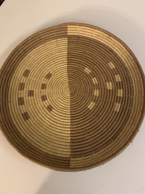 Cesto Sardo Fatto A Mano E Decorato Artigianalmente Marrone E Beige Cesto Sardo Fatto A Mano E Decorato Artigianalmente Marrone E Beige