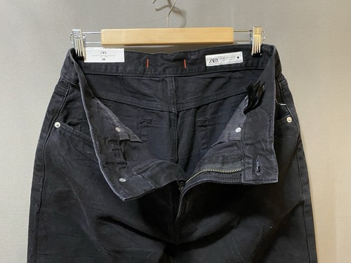 Neu mit Etikett Zara Damenjeans Reißverschluss vorne mittelhoch Baumwolle entspannt gerades Bein Größe 6 schwarz - Bild 3 von 17