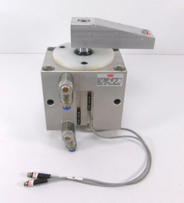 DESTACO 89B63-008-1LA Schwenkspanner mit Spannarm + 2 Sensoren | 10bar | 30 V 