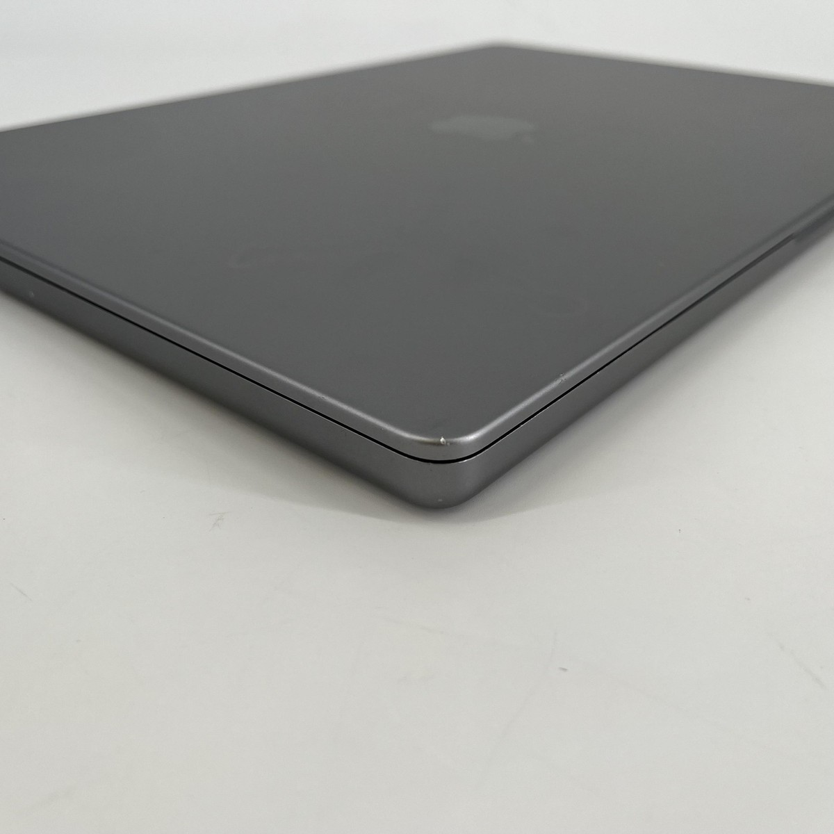 Apple MacBook Pro 16 M1 Max 2021 A2485 10-Core 32-Core 64GB Apple MacBook Pro 16 M1 Max 2021 A2485 10-Core 32-Core 64GB