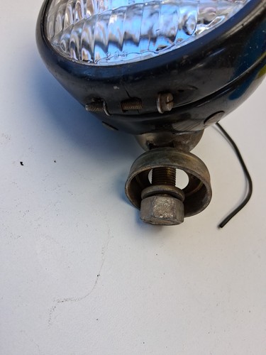 VINTAGE TRACTOR GUIDE LIGHT - Picture 2 of 8