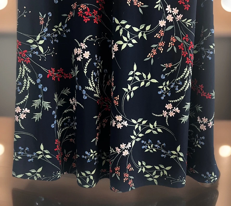 Tommy Hilfiger Midi Dress Womens Size 16 Navy Floral Print Short Sleeve V Neck - Image 4 of 4