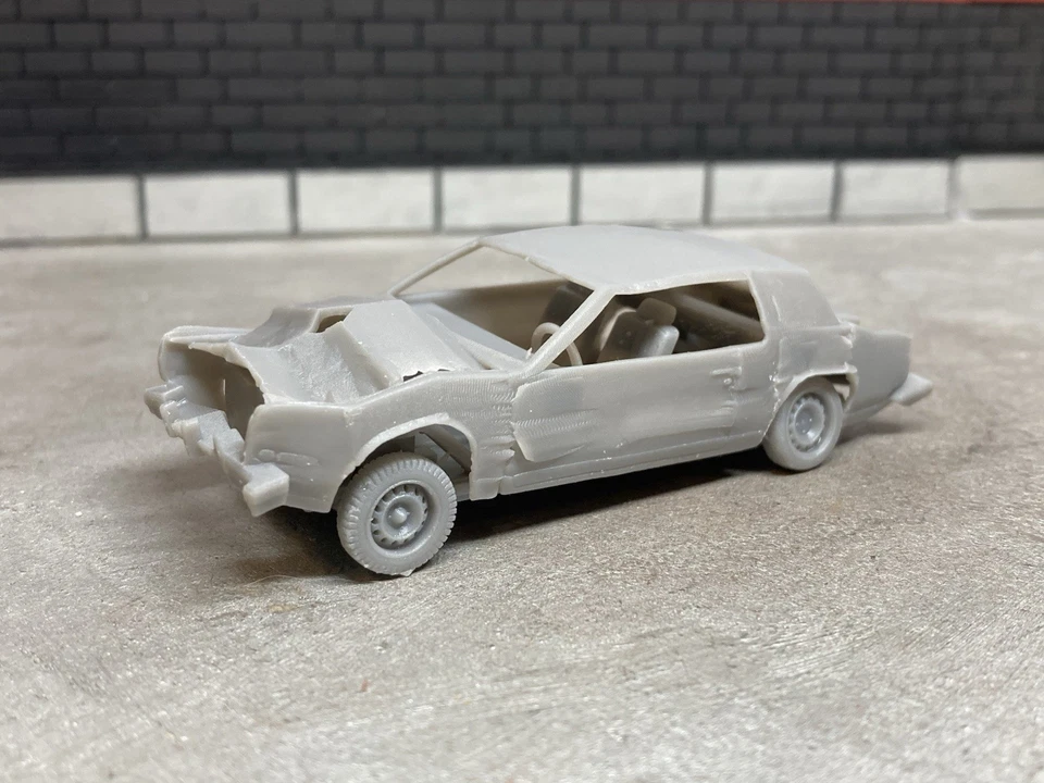 Coche derby de demolición Cadillac Eldorado impreso en 3D escala 1/64 para diorama diecast Foto 2 de 4