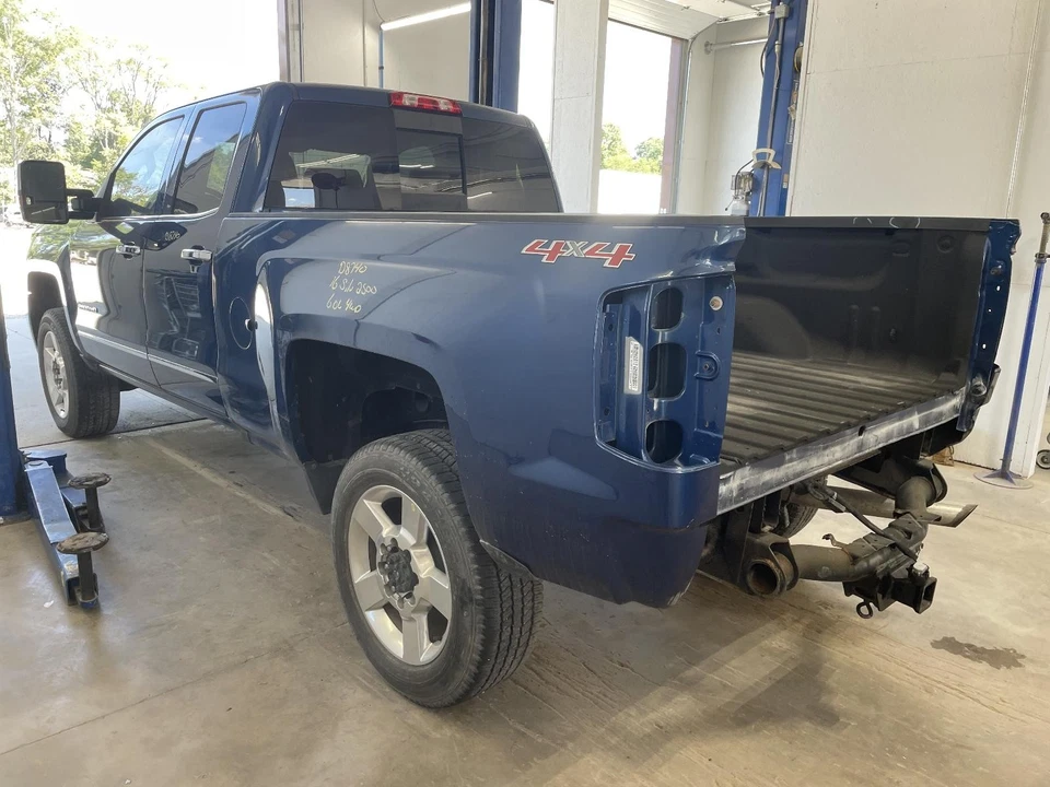 Compresor de aire acondicionado usado para: camioneta Chevrolet Silverado 2500 2016 6,0 grado A Foto 3 de 4