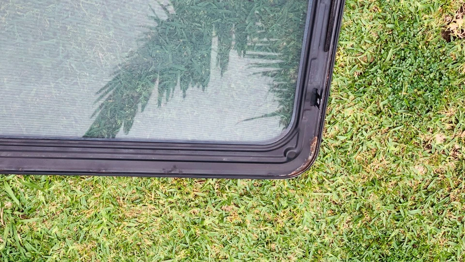 OEM 2001-2006 Mitsubishi Montero XLS TECHO CORREDIZO PANORÁMICO VIDRIO VIDRIO MÓVIL Foto 2 de 4