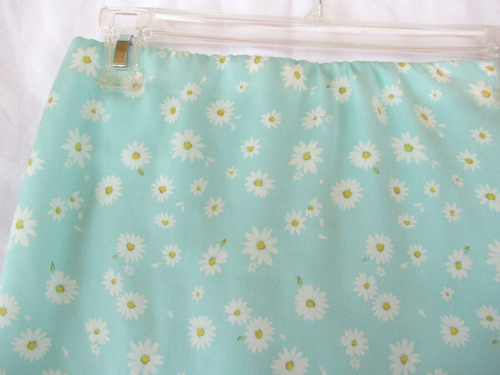 Art Class girls mini skirt skort Size Large 10/12 pale green floral daisy's - Picture 2 of 5
