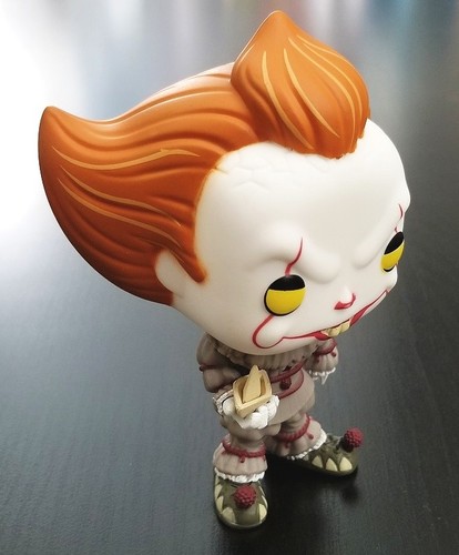 Funko Stephen King's IT Pennywise Clown w/ Boat Pop! Vinyl Figure YELLOW EYES - Picture 8 of 11
