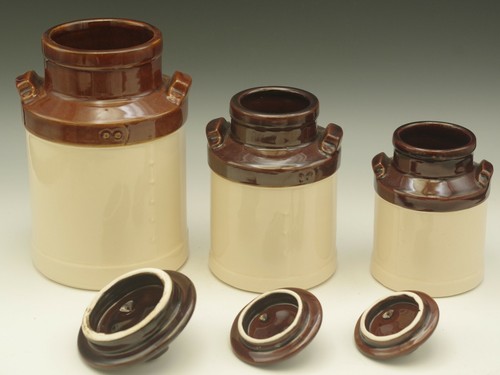 McCOY POTTERY YORKVILLE ROOSTER FARMHOUSE SET OF 3 CANISTERS JARS MILK CAN MIB - Picture 3 of 8