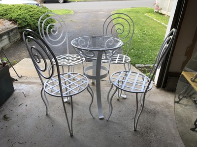 Vintage Mid Century Spiral Pattern Wrought Iron Outdoor Patio