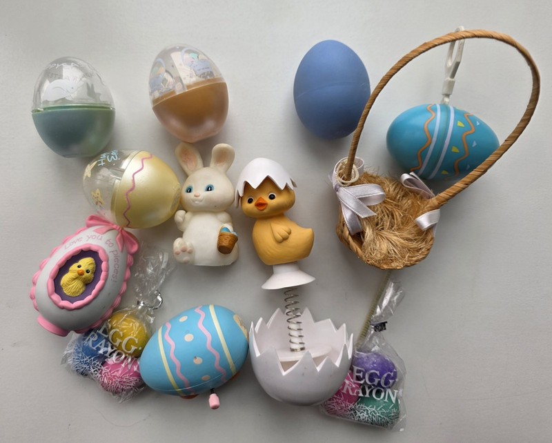 HALLMARK EASTER SPRINGTIME ASSORTMENT OF 12 GOODIES/DECORATIONS ~NICE SELECTION!