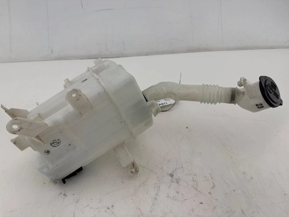 Lexus CT200H 2011-2013 limpiaparabrisas lavadora depósito botella OEM Foto 4 de 4