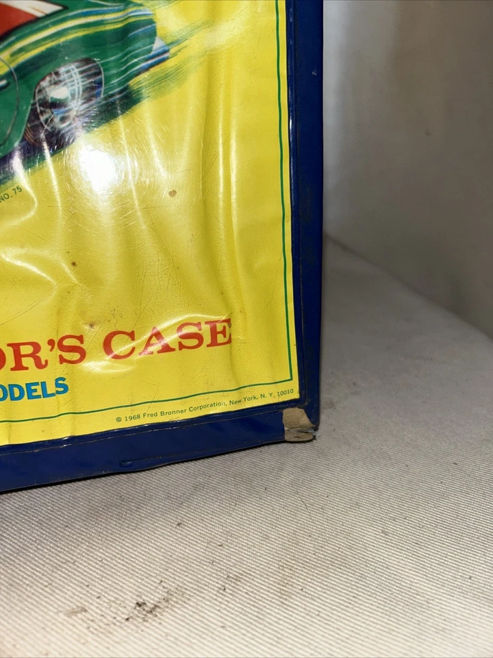Vintage official matchbox series deluxe collector case with 40 Cars - Image 2 of 4