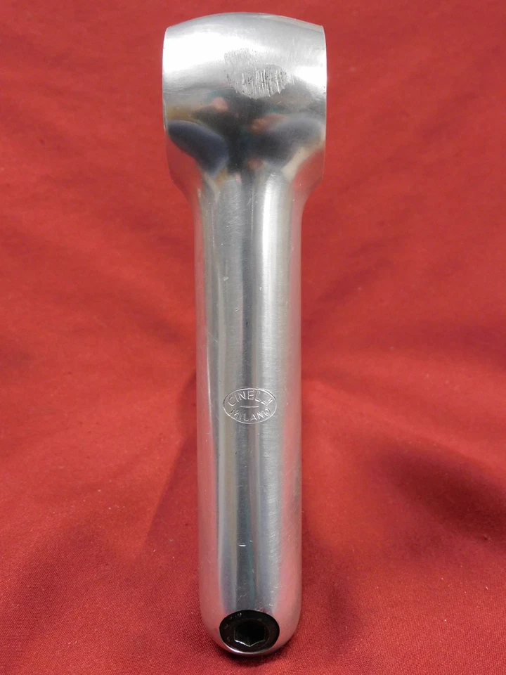 Logotipo oval antigo vintage da década de 1970 Cinelli 1A prata 110 x 26,4 x 22,2 mm haste 11 cm - Imagem 4 de 4