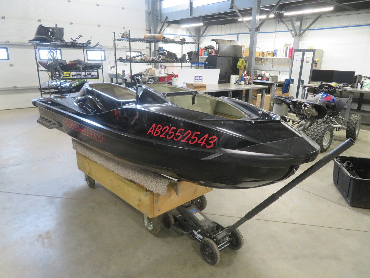 2010 Sea-Doo RXT 260 Hull Body Shell EB1120 | YDV17675E010 2010 Sea-Doo RXT 260 Hull Body Shell EB1120 | YDV17675E010
