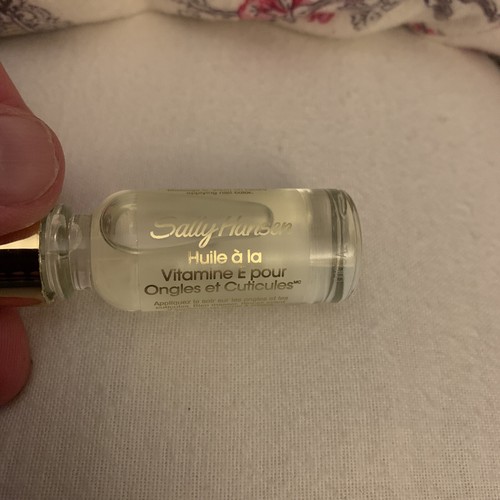 SALLY HANSEN Vitamin E Nail & Cuticle Oil Softens Hydrate Cuticles 13.3 ml 4/10 - Picture 6 of 7