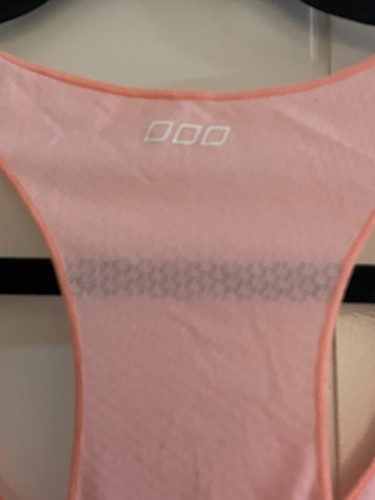 Lorna Jane active gym singlet 'Superhero in training' peach-pink colour (size L) - Picture 2 of 4