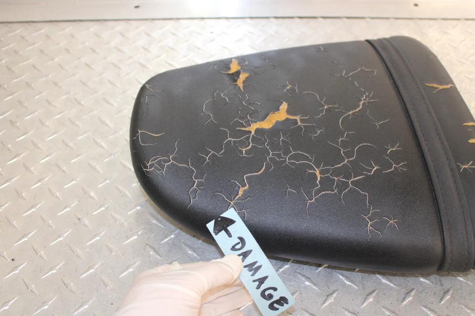 Suzuki GSXR750 1998 asiento trasero pasajero tándem 45300-33E20-R42 Foto 4 de 4