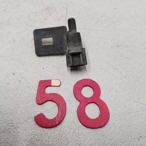 05-23 Chrysler 300C Ambient Temperature Control Sensor OEM 56042395 - Picture 2 of 6