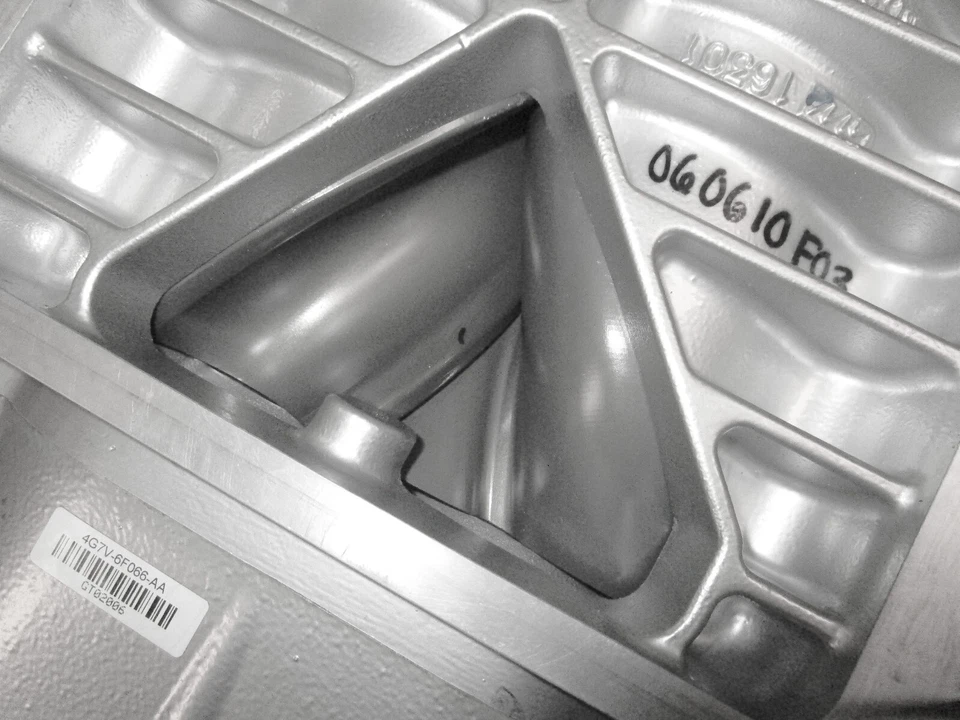 2005,2006 FORD GT GT40 SUPERCAR OEM USED SUPERCHARGER WITH 3" PULLEY 05/06 - Image 3 of 4