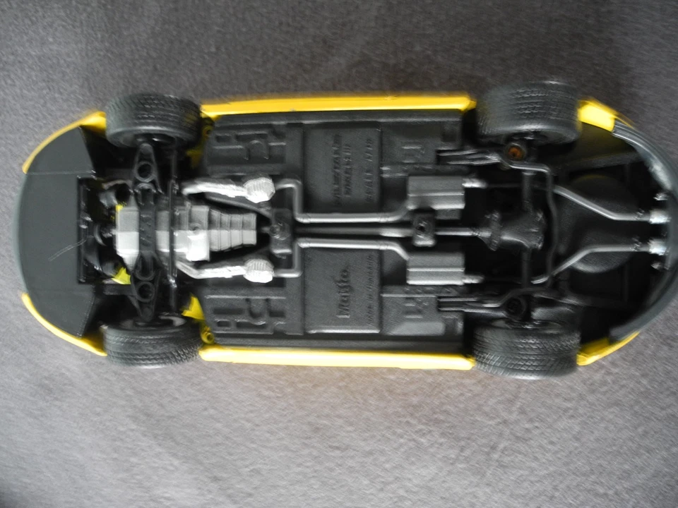 Ford Mustang Mach 3 Concept Cabrio Maisto 1 : 18 Modellauto gelb - Bild 4 von 4