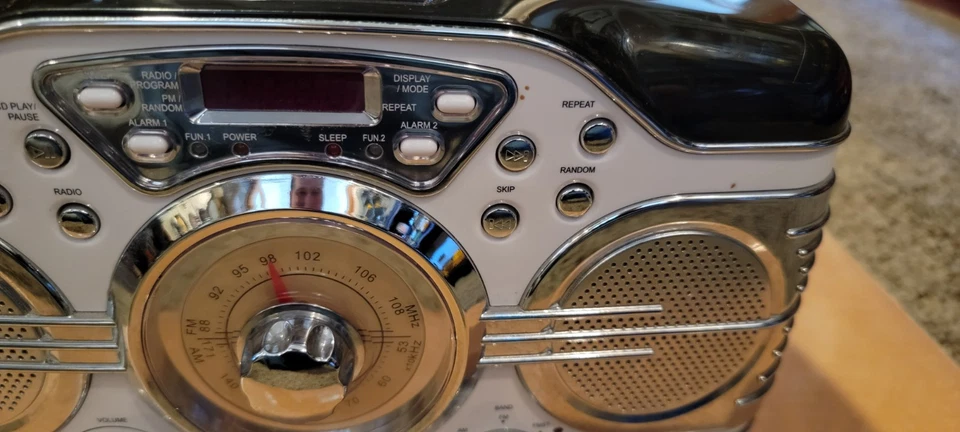 Rádio relógio Spectra Studebaker am fm alarme duplo CD preto e branco retrô - Imagem 4 de 4