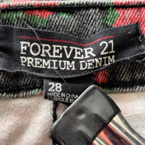 Forever 21 Premium Jeansshorts schwarz rosa Blumen Jeansshorts - Bild 2 von 4