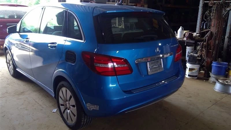 2015 Mercedes B-Class Glove Box Black - Image 4 of 4