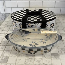 NEW. Temptations Oval Casserole Black 3 qt Baker Insulated Thermal Tote Flowers