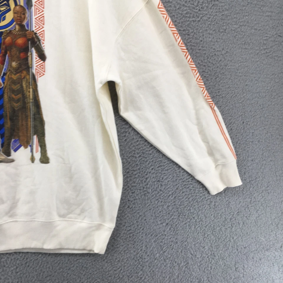 Moletom Marvel Black Panther Wakanda Forever Gráfico Feminino Bege Grande NOVO - Imagem 3 de 4