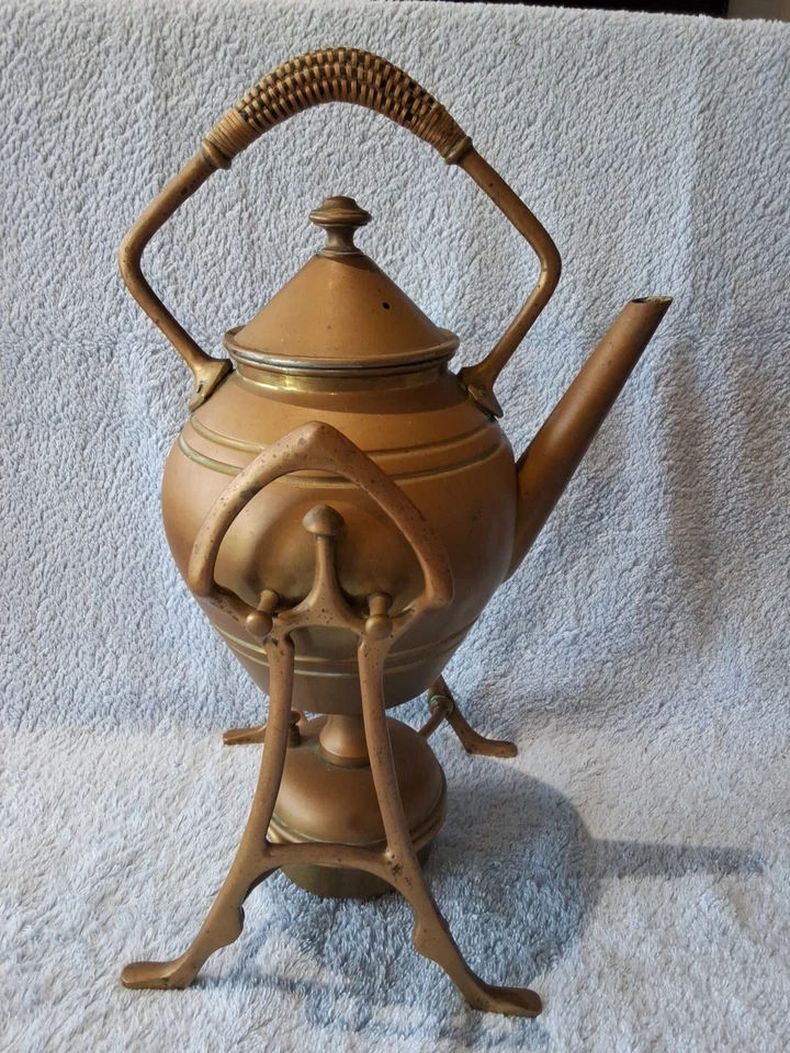 Ancienne Théière & Support En Laiton Et brûleur Année 1940,1960 Vintage HT 32 cm - Photo 3/4