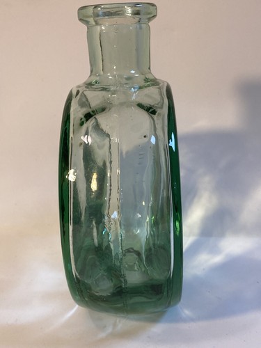 Recycled glass bottle light green flattened round The Original & Genuine Spain - Picture 4 of 7