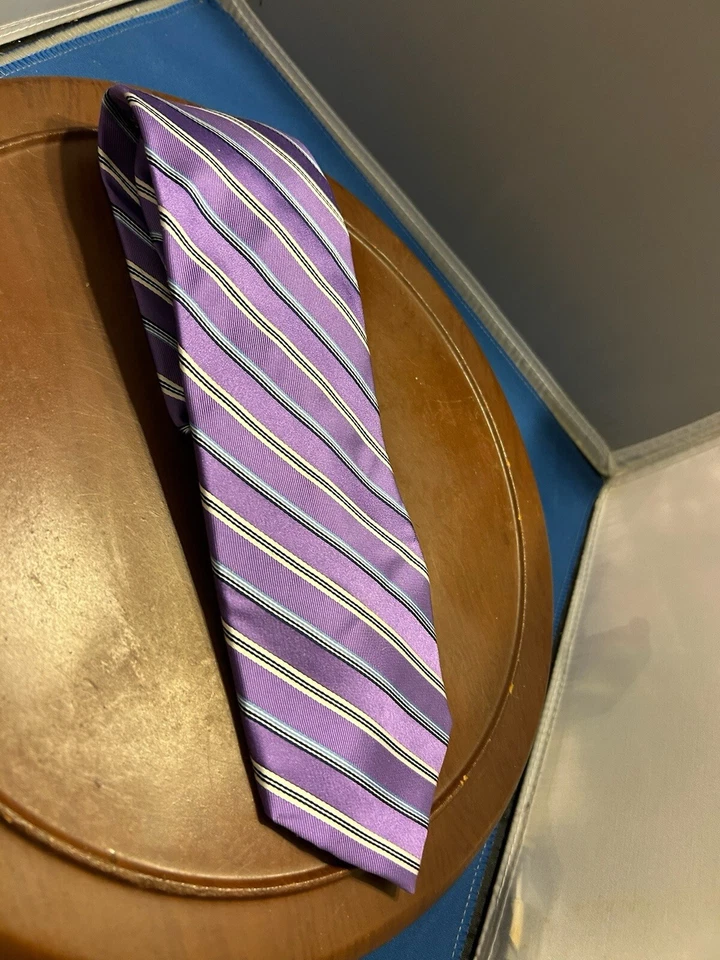 Corbata a rayas 100 % seda púrpura Chaps para hombre hecha a mano Foto 2 de 4