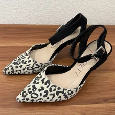 SOLE SOCIETY Olyvia Cheetah Suede Pointed Toe Ankle Strap Kitten Pumps Size 6