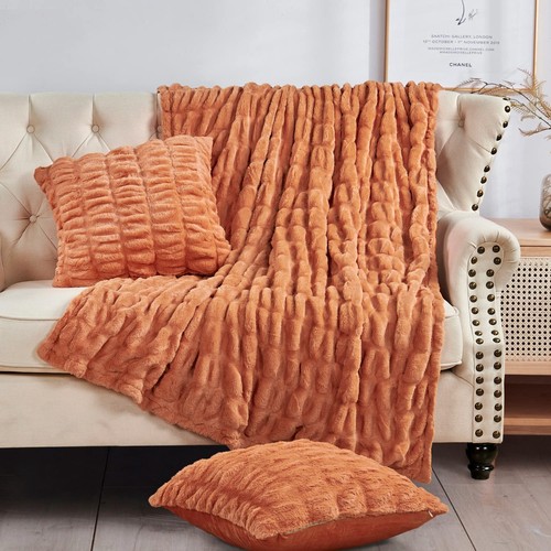 Shar Pei Set Coperta di Lusso Increspato in Pelliccia Ecopelliccia 3 Pezzi con 2 Copricuscini - Foto 11 di 63