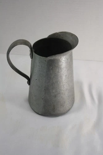 Vintage “Wagner” Sidney -O- Cast Aluminum Pitcher 1 qt USA