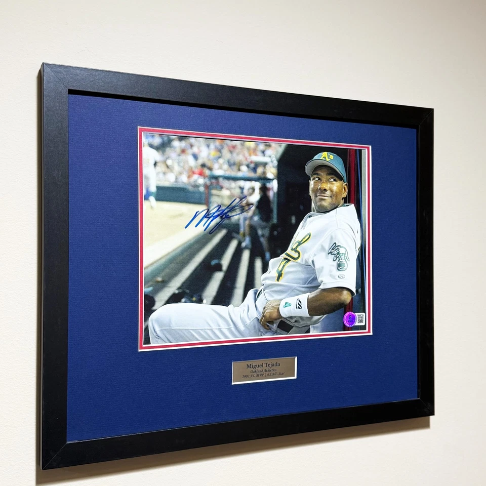 FOTO FIRMADA POR Miguel Tejada | oakland athletics | 2002 al mvp | enmarcado | certificado de autenticidad bajo Foto 2 de 4