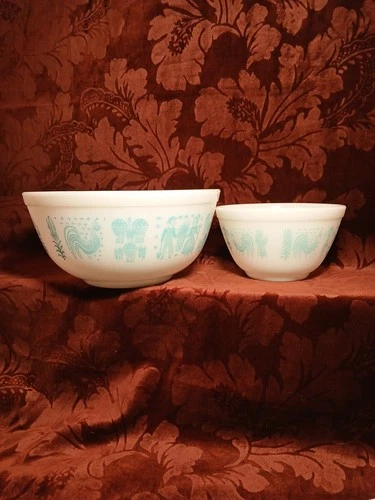 2 Vintage Pyrex Mixing Bowls Butterprint Amish 403/401 Turquoise Blue White