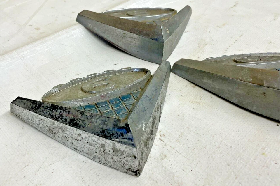 1960 - 1966 年吉姆西皮卡挡泥板徽章卡车装饰徽章装饰成型 — 第 2/4 张图片