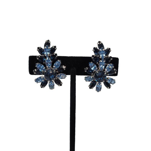 Vintage Kramer Of New York Sapphire Blue Silver Rhinestone Clip Earrings Signed - Picture 13 of 13