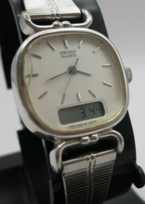 Vintage Seiko Analog Digital Ladies Watch - E029-2060 / E029-2040