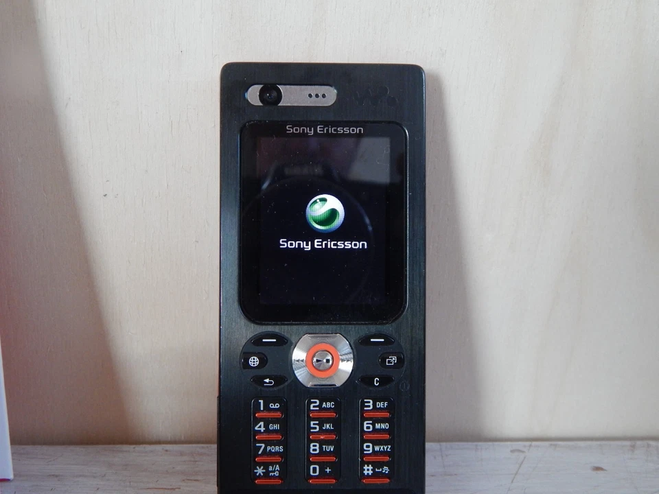 Sony Ericsson W880i Black (Ohne Simlock) 3G 2,0MP Walkman - Bild 3 von 4